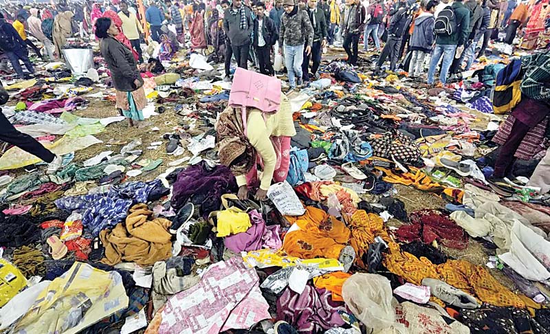महाकुंभ में महाभगदड़, संगम तट पर सो रहे श्रद्धालुओं को कुचलती चली गई भीड़, 30 श्रद्धालुओं की मौत