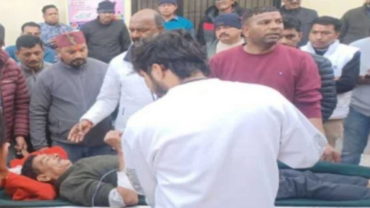 भतीजे ने चाचा को मारी गोली भतीजे ने चाचा को मारी गोली
