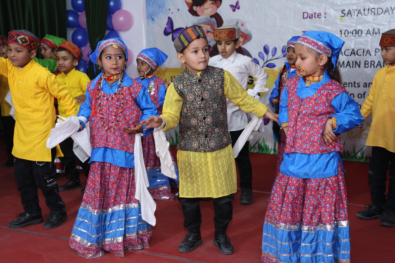 ग्रैंड पेरेंट्स डे : बच्चों ने दी रंगारंग प्रस्तुति