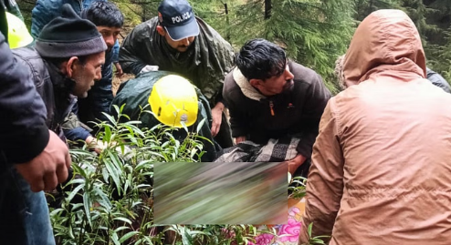 चकराता के पास कार खाई में गिरी, दो लोगों की मौत, दो घायल