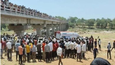 मध्यप्रदेश : पुल से नीचे नदी में गिरी जीप, आठ की मौत, छह अन्य गंभीर घायल