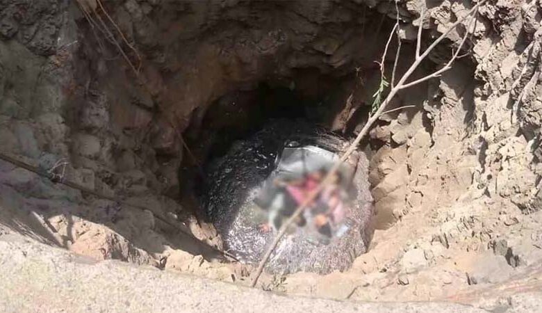 हादसा : माता मंदिर में दर्शन के लिए जा रहे थे वैन सवार, 9 लोगों की मौत हादसा : माता मंदिर में दर्शन के लिए जा रहे थे वैन सवार, 9 लोगों की मौत