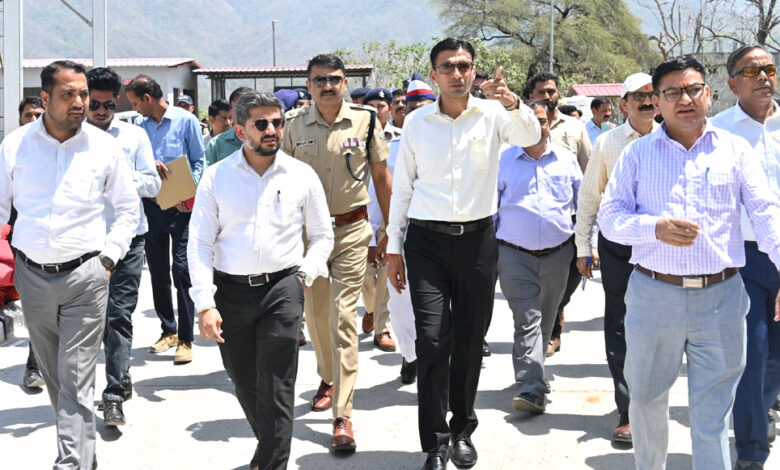 डीएम की पहल से प्रथम बार रजिस्ट्रेशन सेल्स हुए डबलः रजिस्ट्रेशन 24×7 मुकम्मल डीएम की पहल से प्रथम बार रजिस्ट्रेशन सेल्स हुए डबलः रजिस्ट्रेशन 24×7 मुकम्मल