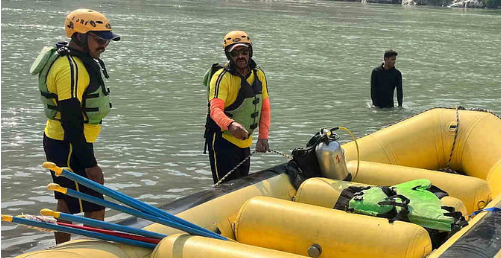 तैरने के प्रयास में गंगा में डूबा हरियाणा का बैंककर्मी युवक तैरने के प्रयास में गंगा में डूबा हरियाणा का बैंककर्मी युवक