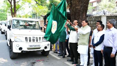 सीएम ने 23 बोलेरो कैम्पर वाहनों को हरी झंडी दिखाकर किया रवाना