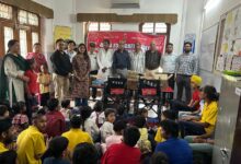 उत्तरांचल बैंक इम्प्लाईज़ यूनियन ने जरूरतमंद बच्चों को स्टेशनरी, व्हील चेयर आदि सामान किए वितरित