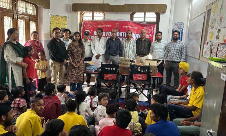 उत्तरांचल बैंक इम्प्लाईज़ यूनियन ने जरूरतमंद बच्चों को स्टेशनरी, व्हील चेयर आदि सामान किए वितरित उत्तरांचल बैंक इम्प्लाईज़ यूनियन ने जरूरतमंद बच्चों को स्टेशनरी, व्हील चेयर आदि सामान किए वितरित