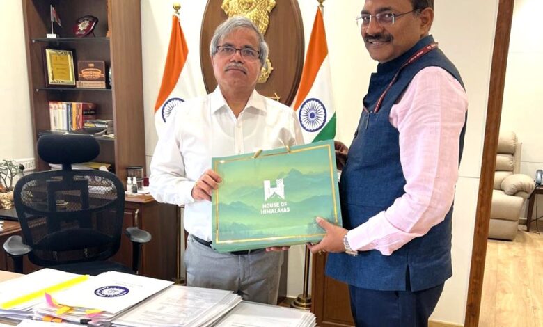 मुख्य सचिव ने की रेलवे बोर्ड के अध्यक्ष से भेंट। प्रदेश में संचालित विभिन्न रेल परियोजनाओं के संबंध में की चर्चा