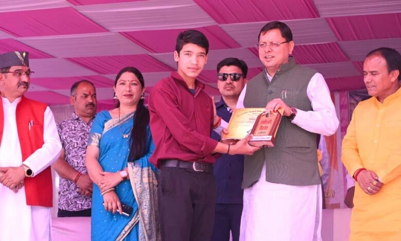 वीर चंद्र सिंह गढ़वाली की स्मृति में राजकीय क्रांति दिवस मेला : मुख्यमंत्री धामी ने स्वतंत्रता सेनानियों के बलिदान को किया याद वीर चंद्र सिंह गढ़वाली की स्मृति में राजकीय क्रांति दिवस मेला : मुख्यमंत्री धामी ने स्वतंत्रता सेनानियों के बलिदान को किया याद