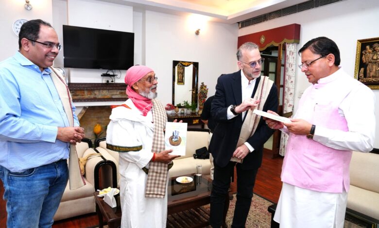 सीएम से डॉ अनिल प्रकाश जोशी, पूर्व उपाध्यक्ष डॉ. कोरे ग्लिकमैन एवं अमित भाटिया ने मुलाकात कर विभिन्न मुद्दों पर चर्चा की सीएम से डॉ अनिल प्रकाश जोशी, पूर्व उपाध्यक्ष डॉ. कोरे ग्लिकमैन एवं अमित भाटिया ने मुलाकात कर विभिन्न मुद्दों पर चर्चा की