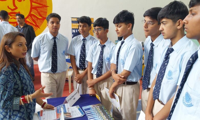 आर्यन स्कूल ने छात्रों के लिए आयोजित किया यूनिवर्सिटी फेयर