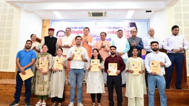 मुख्यमंत्री ने विभिन्न पदों पर नियुक्त 139 अभ्यर्थियों को नियुक्ति पत्र वितरित किए