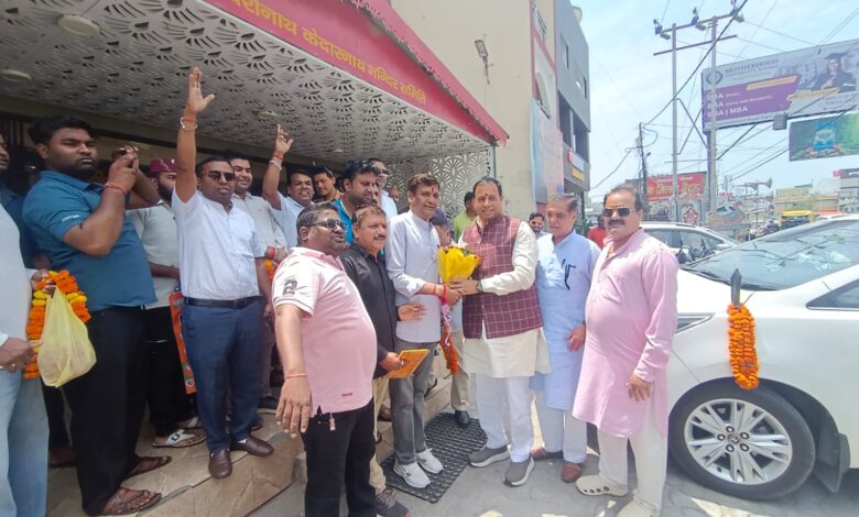 बीकेटीसी अध्यक्ष हेमंत द्विवेदी के भ्रमण के दौरान ऋषिकेश एवं श्रीनगर में भव्य स्वागत बीकेटीसी अध्यक्ष हेमंत द्विवेदी के भ्रमण के दौरान ऋषिकेश एवं श्रीनगर में भव्य स्वागत
