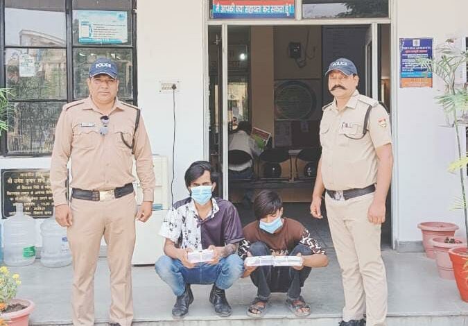 परीक्षा में नकल कराने वाले गिरोह के सरगना सहित दो अभियुक्तों को दून पुलिस ने किया गिरफ्तार परीक्षा में नकल कराने वाले गिरोह के सरगना सहित दो अभियुक्तों को दून पुलिस ने किया गिरफ्तार