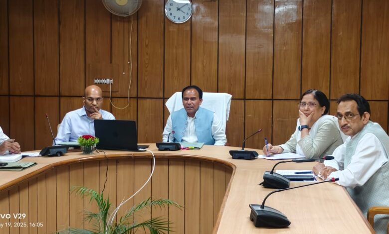 समर्थ पोर्टल का संचालन खुद करेंगे विश्वविद्यालयः डॉ. धन सिंह रावत समर्थ पोर्टल का संचालन खुद करेंगे विश्वविद्यालयः डॉ. धन सिंह रावत