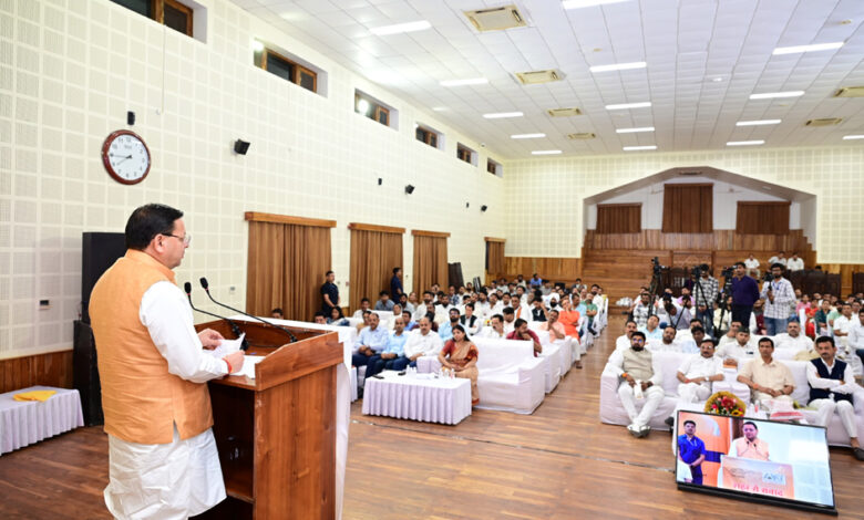 मुख्यमंत्री ने महिला स्वयं सहायता समूहों की सहायता को तैयार तीन वेब पोर्टल लॉन्च किए मुख्यमंत्री ने महिला स्वयं सहायता समूहों की सहायता को तैयार तीन वेब पोर्टल लॉन्च किए