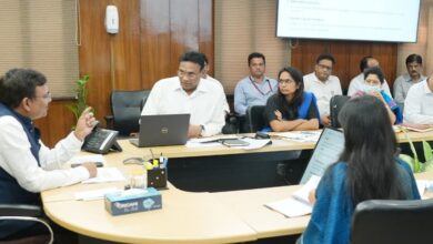 मुख्य सचिव ने सभी जिला अस्पतालों एवं उप जिला अस्पतालों को चिकित्सकों, विशेषज्ञ चिकित्सकों एवं उपकरणों से परिपूर्ण किए जाने के दिए निर्देश
