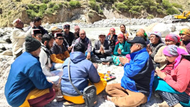 माणा गांव में शुरू हुआ पुष्कर कुंभ, दक्षिण भारत के श्रद्धालुओं ने लगाई आस्था की डुबकी