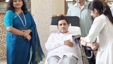 डॉ मुकुल शर्मा ने किया 99 वे बार रक्तदान, बने रक्तवीर