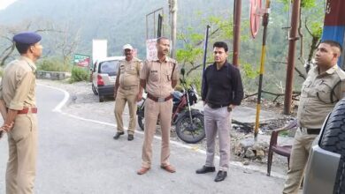 थानाध्यक्ष गोपेश्वर एवं अधिशासी अधिकारी ने किया कस्बा गोपेश्वर के पुलिस बूथों का निरीक्षण