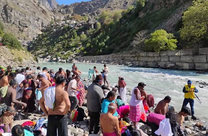 पुष्कर कुंभ का अंतिम स्नान हुआ संपन्न,श्रद्धालुओं ने आखिरी दिव्य स्नान कर लगाई आस्था की पवित्र डुबकी पुष्कर कुंभ का अंतिम स्नान हुआ संपन्न,श्रद्धालुओं ने आखिरी दिव्य स्नान कर लगाई आस्था की पवित्र डुबकी