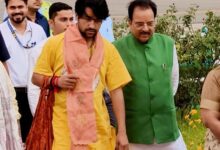 तीन दिवसीय कार्यक्रम में भाग लेने उत्तराखण्ड पहुंचे पंडित धीरेंद्र कृष्ण शास्त्री