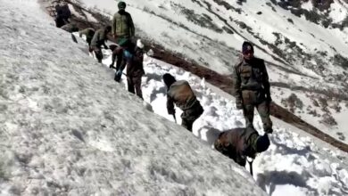 25 मई को खुलेंगे हेमकुंड के कपाट, सेना के जवान तेजी से कर रहे मार्ग से बर्फ हटाने का काम