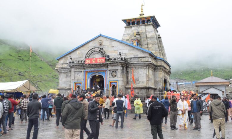 एक महीने में श्री केदारनाथ धाम यात्रा में लगभग 200 करोड़ का कारोबार एक महीने में श्री केदारनाथ धाम यात्रा में लगभग 200 करोड़ का कारोबार