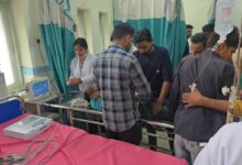 वेल्डिंग के दौरान करंट लगने से मजदूर झुलसा, हालत गंभीर 