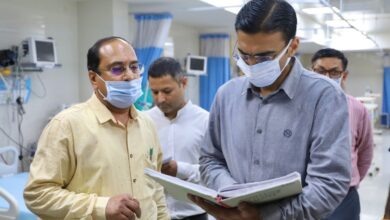 डीएम का पूरे 2 घंटे का औचक निरीक्षण, चिकित्सालय को दे गया सौगात, जल्द होगा अस्पताल का अपना SNCU, बड़ा टीकाकरण केन्द्र