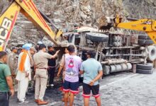 बदरीनाथ राष्ट्रीय राजमार्ग पर सिलेंडर से भरा ट्रक पलटा