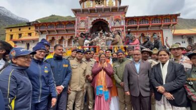 दिल्ली की मुख्यमंत्री रेखा गुप्ता ने किए बद्रीनाथ के दर्शन, श्री बद्री विशाल से मांगा विकसित भारत का आशीर्वाद