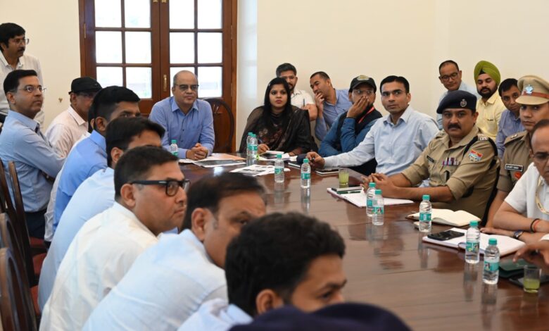 विभाग से संबंधित कार्य समय से करें पूरा: डॉ. राजेश गुप्ता विभाग से संबंधित कार्य समय से करें पूरा: डॉ. राजेश गुप्ता