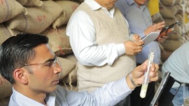 हमारे होते हुए क्षेत्र में धात्री महिला, बुजुर्ग, बच्चों पर अन्न संकट नामुमकिन: डीएम