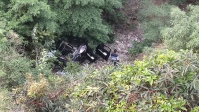 सड़क हादसे में दो युवक गंभीर रूप से घायल