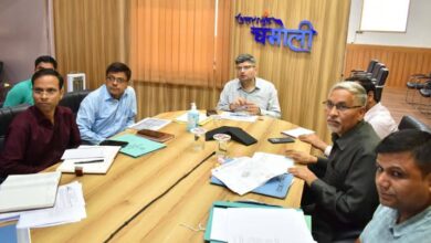 जिलाधिकारी संदीप तिवारी ने शिक्षा विभाग व इसके अन्तर्गत संचालित केन्द्र पोषित योजनाओं की समीक्षा की