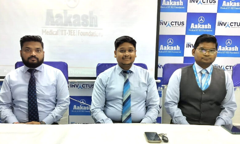 आकाश एजुकेशनल सर्विसेज़ देहरादून के सारांश मित्तल ने NEET 2025 में चमकाया नाम, AIR 69 हासिल