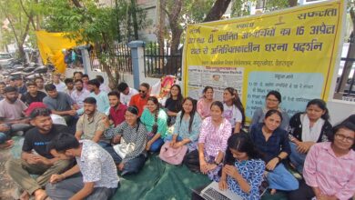 एल टी अभ्यर्थियों का धरना 62वें दिन भी जारी