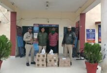 थाना पोखरी पुलिस ने पकड़ा अवैध शराब का तस्कर, वाहन से ले जा रहा था बड़ी खेप