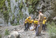 देहरादून, चकराता मार्ग पर वाहन दुर्घटना, एसडीआरएफ व स्थानीय पुलिस की संयुक्त त्वरित रेस्क्यू कार्यवाही