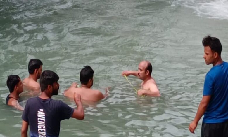 नहाते समय नदी में डूबा सेना का जवान नहाते समय नदी में डूबा सेना का जवान