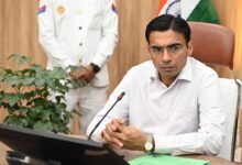 जब 3 व्यस्क शादीशुदा पुत्रों के होते हुए भी राशन विहीन 72 वर्षीय बुजुर्ग सरस्वती पहंुची कलेक्ट्रेट, डीएम को सुनाई अपनी व्यथा जब 3 व्यस्क शादीशुदा पुत्रों के होते हुए भी राशन विहीन 72 वर्षीय बुजुर्ग सरस्वती पहंुची कलेक्ट्रेट, डीएम को सुनाई अपनी व्यथा