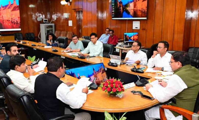 उत्तर प्रदेश के अधिकारियों के साथ बैठक कर उनका जल्द समाधान किया जाए : मुख्यमंत्री