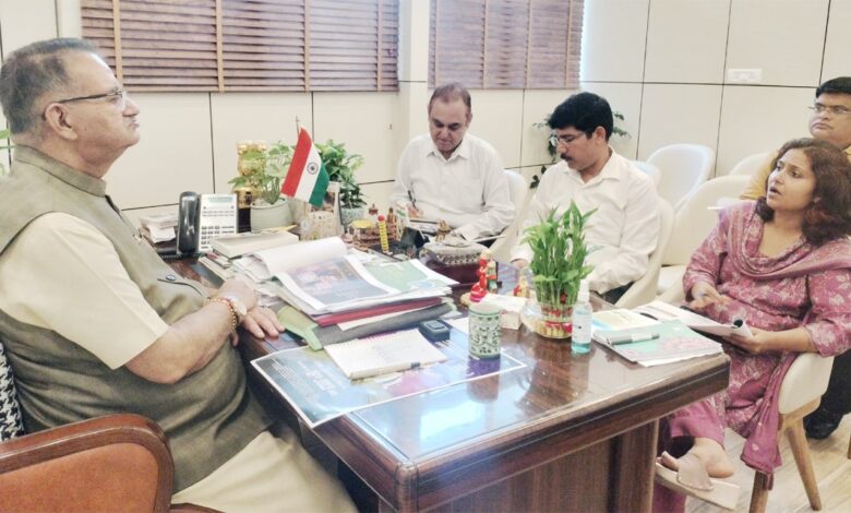 ग्राम्य विकास मंत्री गणेश जोशी ने की विभागीय समीक्षा, हाउस ऑफ हिमालयास उत्पादों के ब्रांडिंग पर दिया जोर