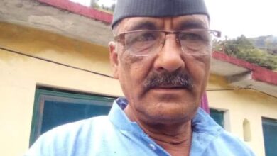 सावन की लठी तोड़ बरखा…