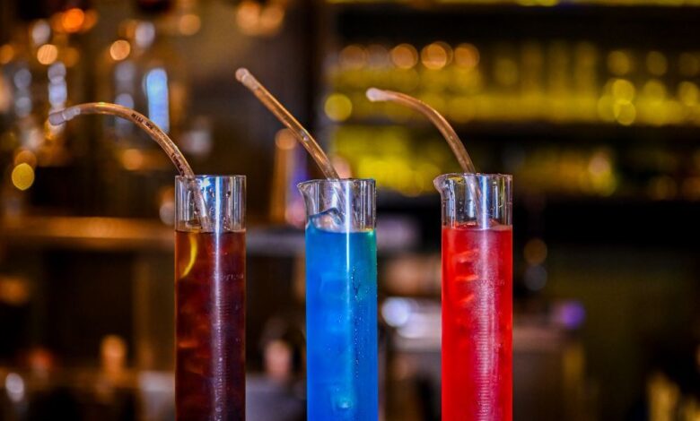 देहरादून सोशल में आइकोनिक एल.एल.आई.आई.टी. कॉकटेल पर बाय 1 गेट 1 फ्री ऑफर