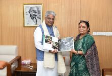 विधानसभा अध्यक्ष ने केंद्रीय वन मंत्री से की भेंट, कोटद्वार क्षेत्र की तीन प्रमुख परियोजनाओं को लेकर रखी मांग विधानसभा अध्यक्ष ने केंद्रीय वन मंत्री से की भेंट, कोटद्वार क्षेत्र की तीन प्रमुख परियोजनाओं को लेकर रखी मांग