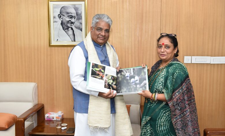 विधानसभा अध्यक्ष ने केंद्रीय वन मंत्री से की भेंट, कोटद्वार क्षेत्र की तीन प्रमुख परियोजनाओं को लेकर रखी मांग विधानसभा अध्यक्ष ने केंद्रीय वन मंत्री से की भेंट, कोटद्वार क्षेत्र की तीन प्रमुख परियोजनाओं को लेकर रखी मांग