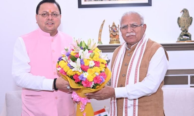 सीएम धामी ने केंद्रीय विद्युत मंत्री मनोहर लाल खट्टर से की भेंट, बुनियादी ढांचे के विकास व आवास योजनाओं से जुड़े विषयों पर केंद्र सरकार से सहयोग का अनुरोध किया