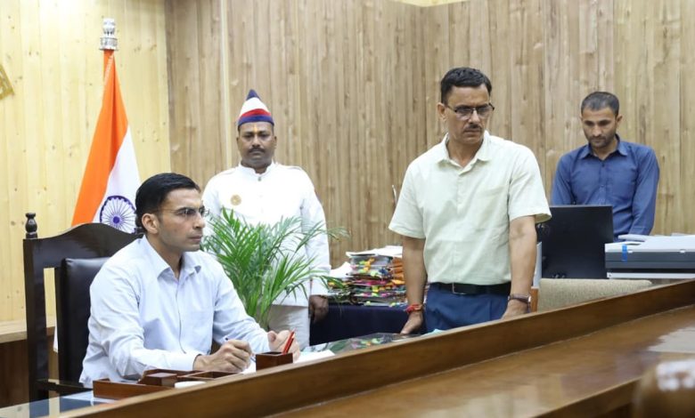 दुखियारी विधवा मां की  गुहार, बेटों से है जान का खतरा, नशे के आदी 2 जवान बेटे करते हैं मारपीट